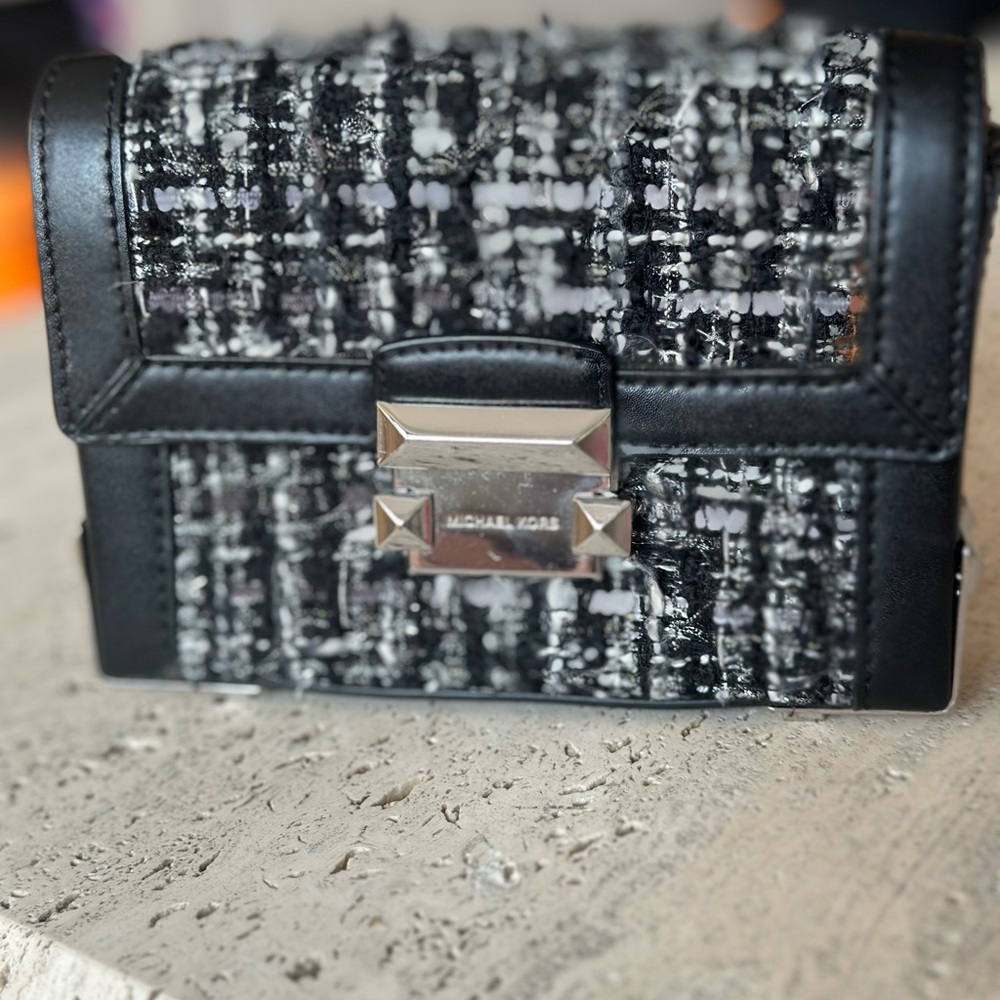 Michale Kors cluch